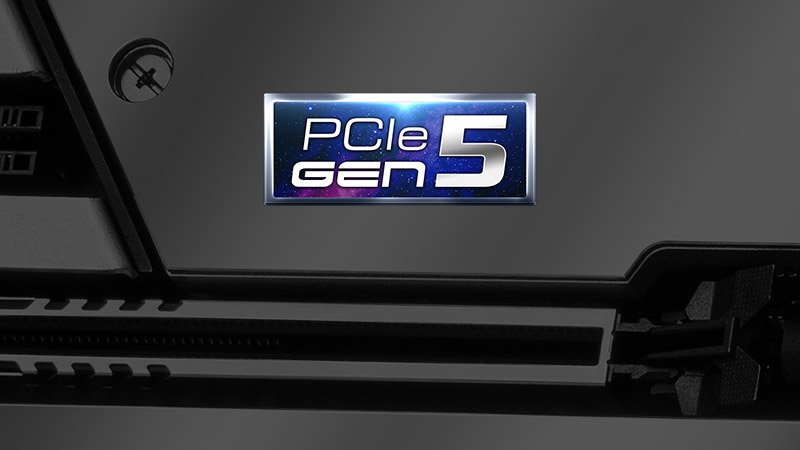 表面実装技術を搭載した PCIe5.0